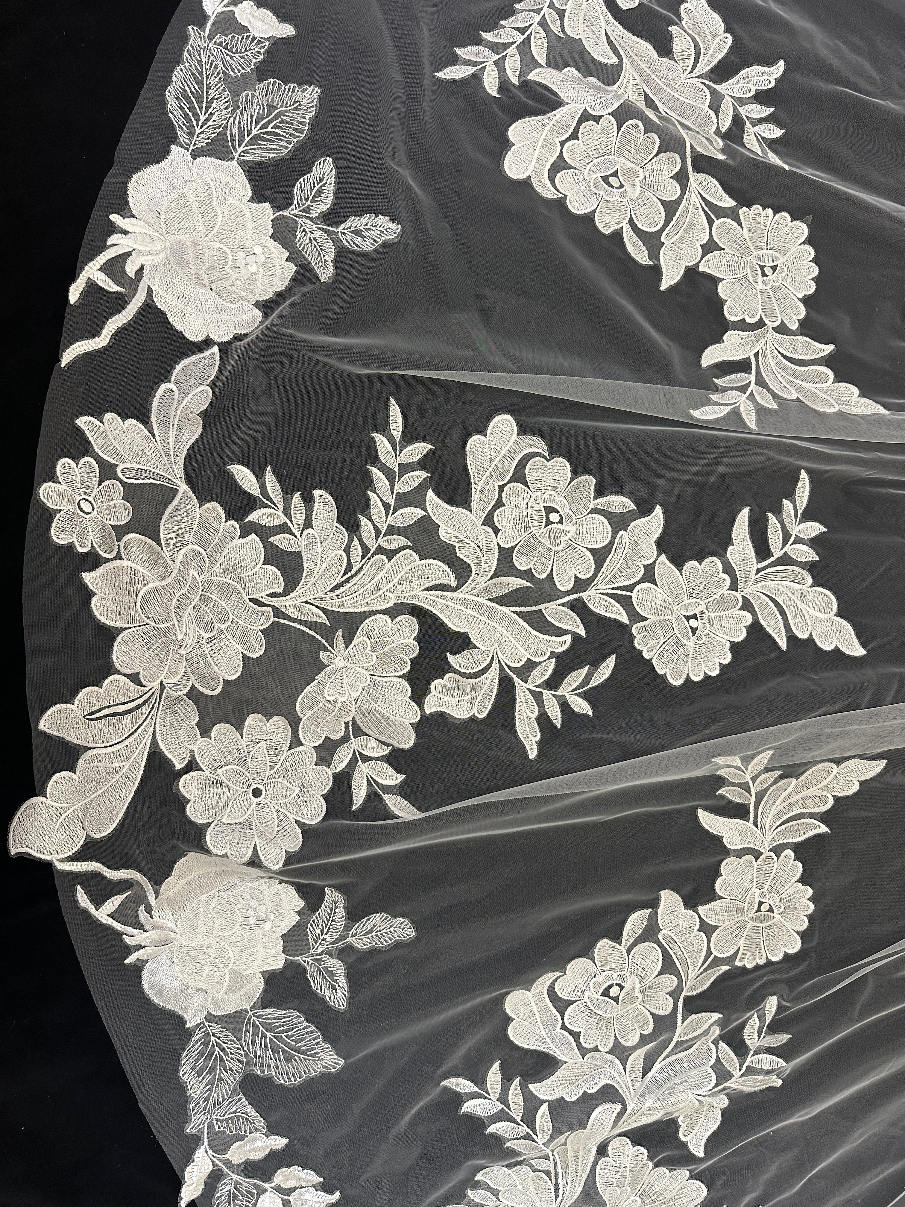 Veil&Vow Ethereal Floor-Length Floral Embroidery Bridal Veil